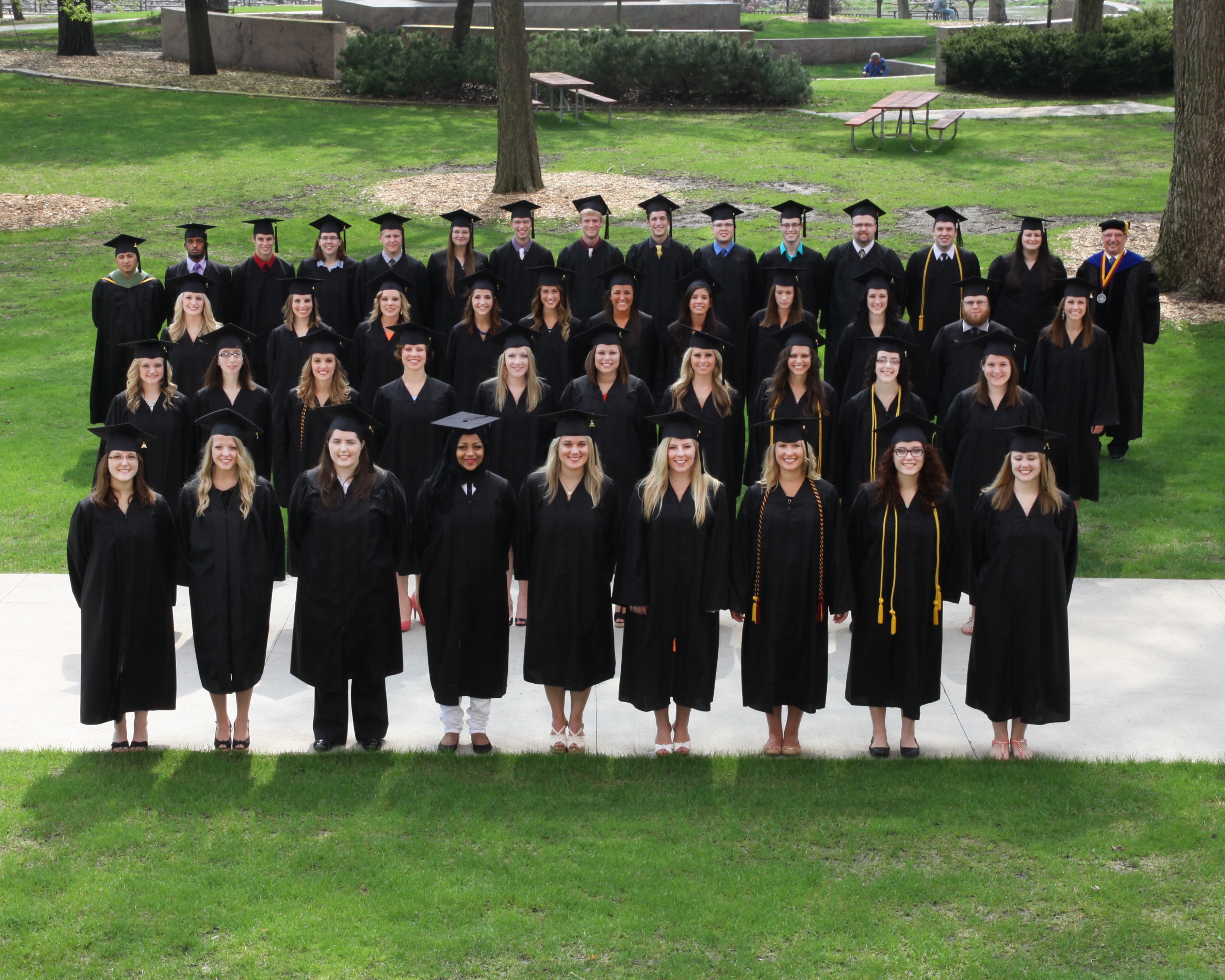 Photo of UMR students in cap and gown.