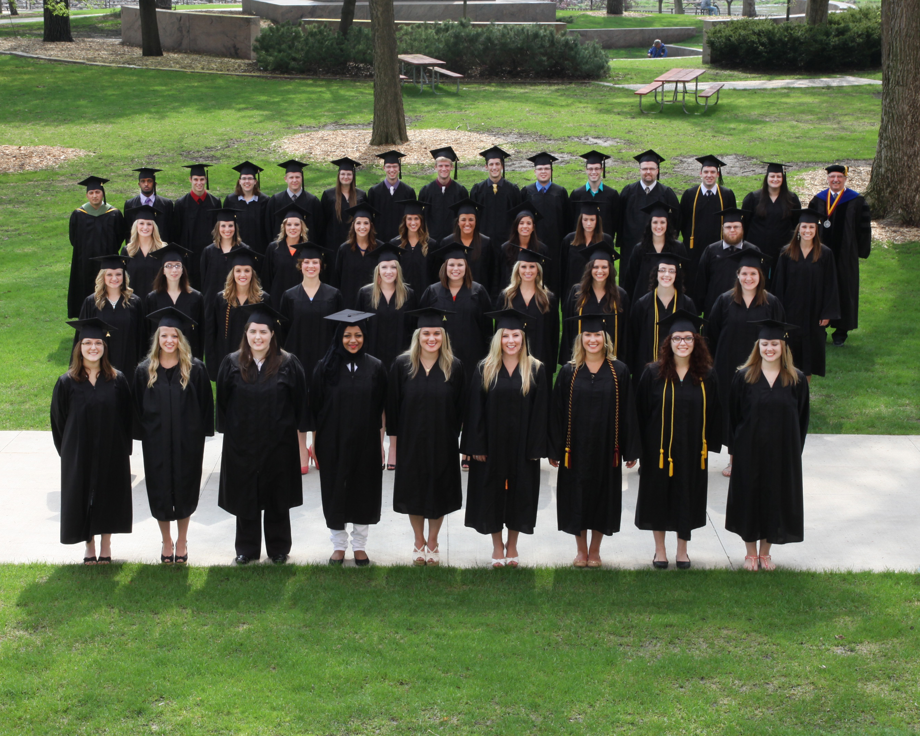 Photo of UMR students in cap and gown.