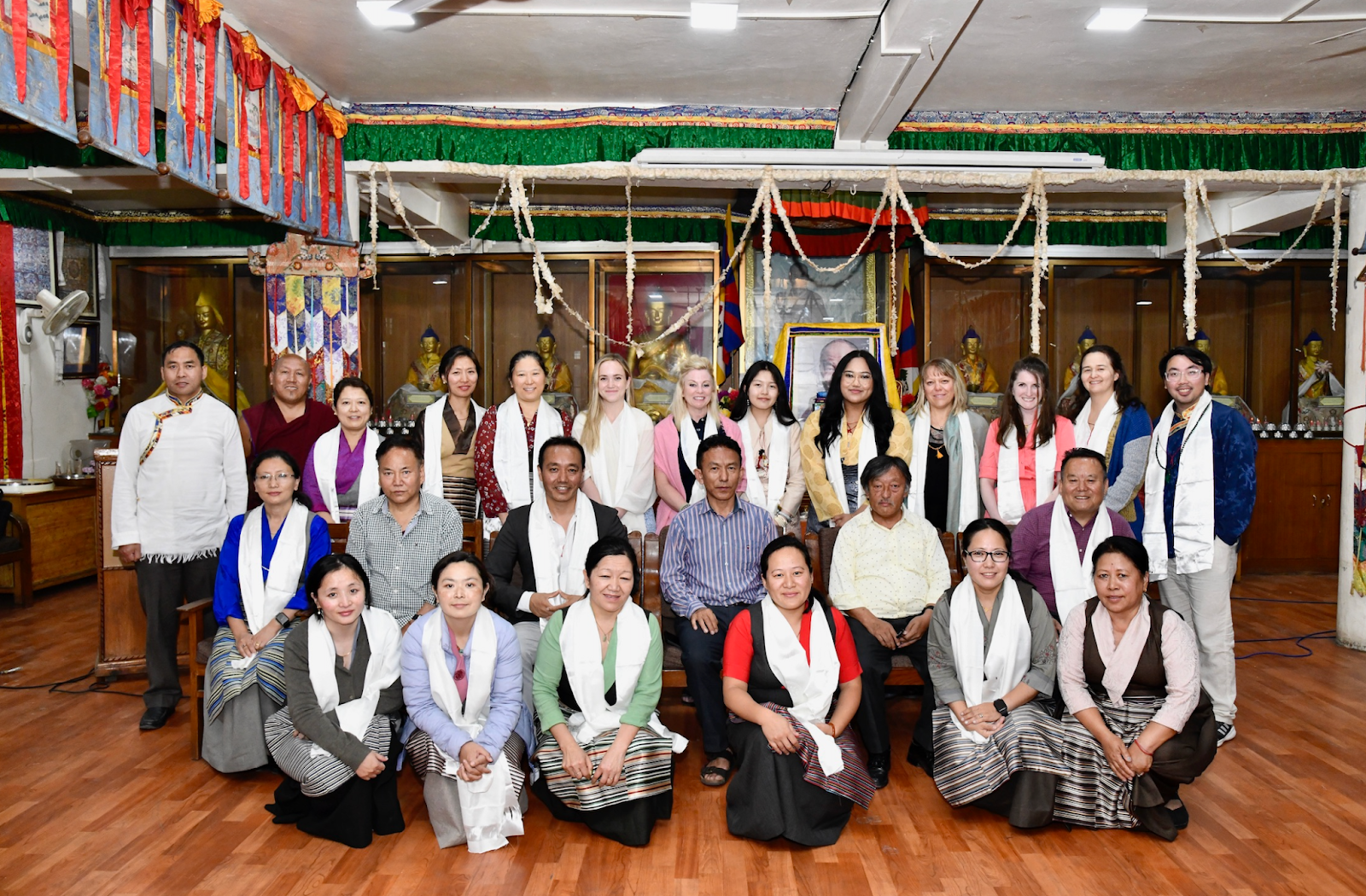 Group photo of Tenzin and Doctors from clinic 